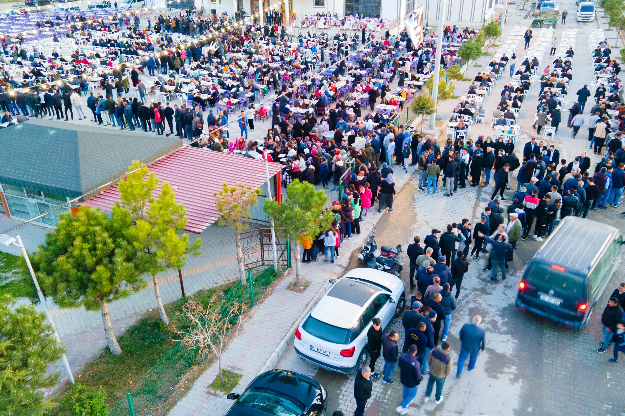 Çobanlar Beldesinde Belediyeden Kardeşlik İklimi