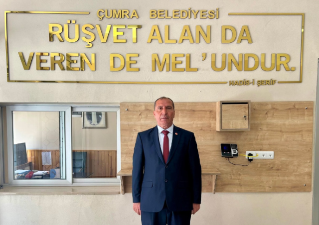 Erbakan talimat vermişti! Yeniden Refah Partisi kazandığı belediyelere "rüşvet" tabelası astı