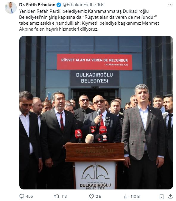 Erbakan talimat vermişti! Yeniden Refah Partisi kazandığı belediyelere "rüşvet" tabelası astı