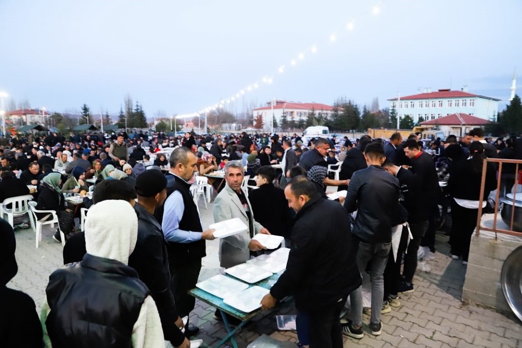 MİLLETVEKİLİ ARSLAN İFTAR PROGRAMINA KATILDI