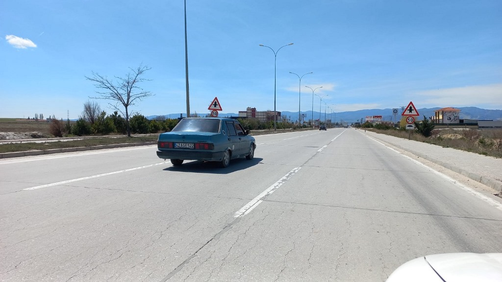 TÜRKİYE'NİN İLK BETON YOLU 20 YILDIR HİÇ BOZULMUYOR