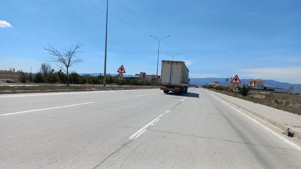 TÜRKİYE'NİN İLK BETON YOLU 20 YILDIR HİÇ BOZULMUYOR