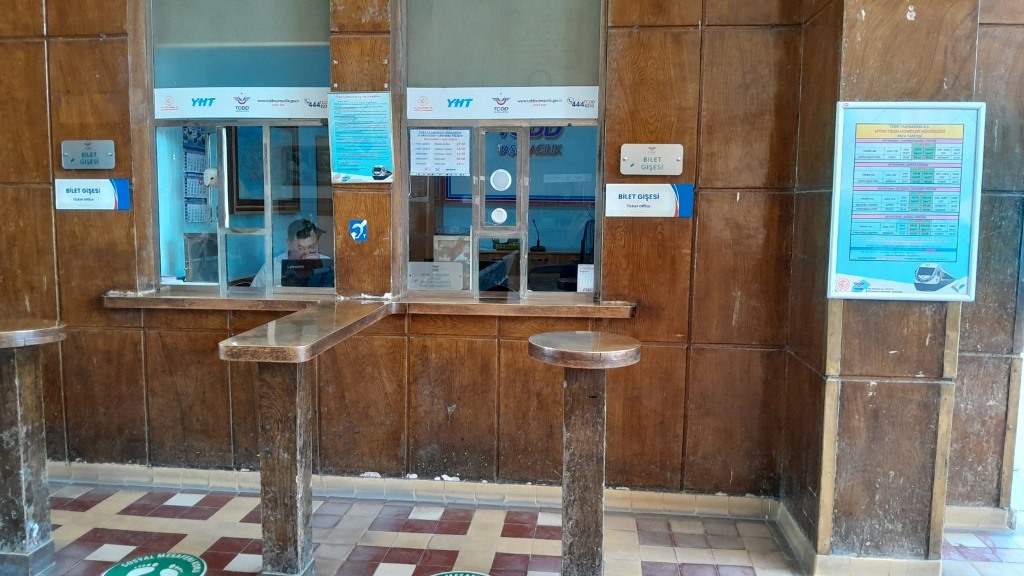 OTOBÜS FİYATLARI TRENLERE YARADI