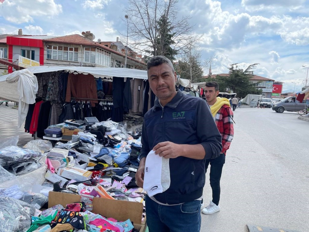 BAYRAMA SAYILI GÜNLER KALA SEMT PAZARLARINDA ALIŞVERİŞ HEYECANI ARTTI