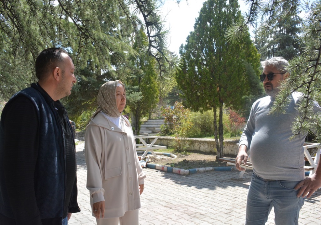 KILINÇARSLAN ÇEVRE DÜZENLEME ÇALIŞMALARINI YAKINDAN TAKİP EDİYOR