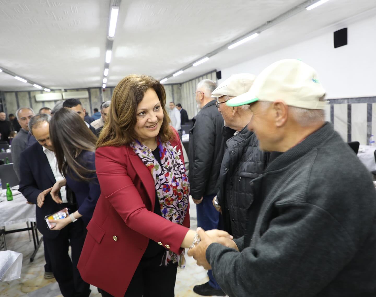 BELEDİYE BAŞKANI BURCU KÖKSAL, BALIKÇI ESNAFIYLA BULUŞTU