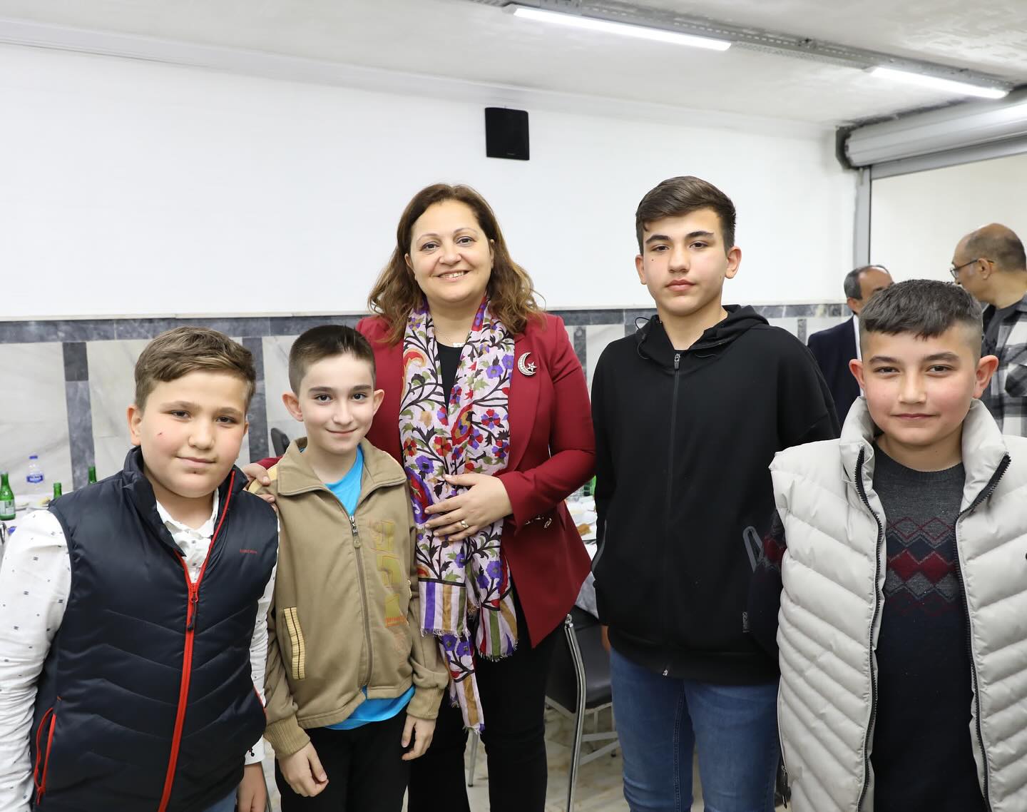 BELEDİYE BAŞKANI BURCU KÖKSAL, BALIKÇI ESNAFIYLA BULUŞTU
