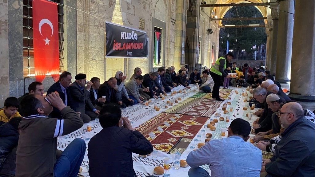 AGD ÜMMET İFTARI DÜZENLEDİ