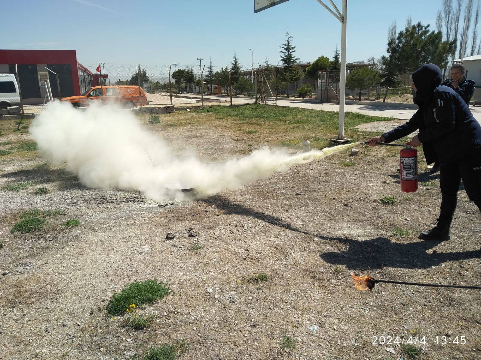 YANGIN EĞİTİMİ VE YANGIN UYGULAMALARI ÜZERİNDE DURULDU