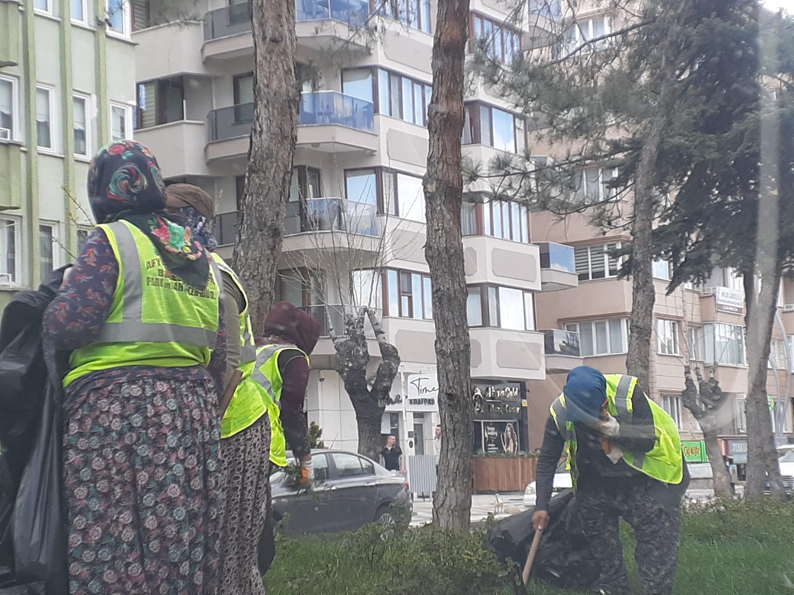 Bayram Coşkusu Öncesi Afyonkarahisar'da Büyük Hazırlık: Yeşil Alanlardan Kavşaklara, Her Noktada Çalışma Var!