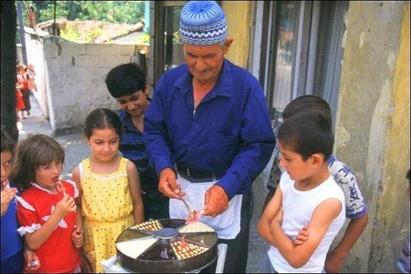Geçmişten Günümüze Bayram Ruhu… Afyonkarahisar’da Bayramın İzleri: Hatıralar, Anılar ve Özlem!