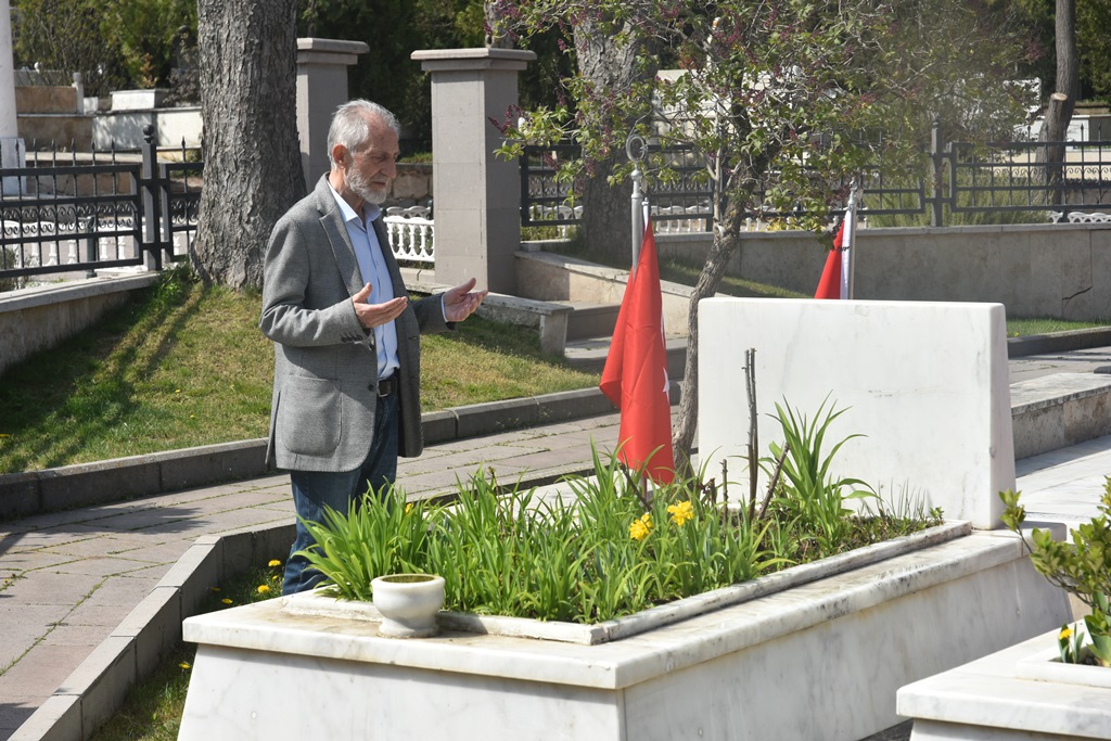 AFYON'DA ŞEHİTLİKLER ZİYARET EDİLDİ