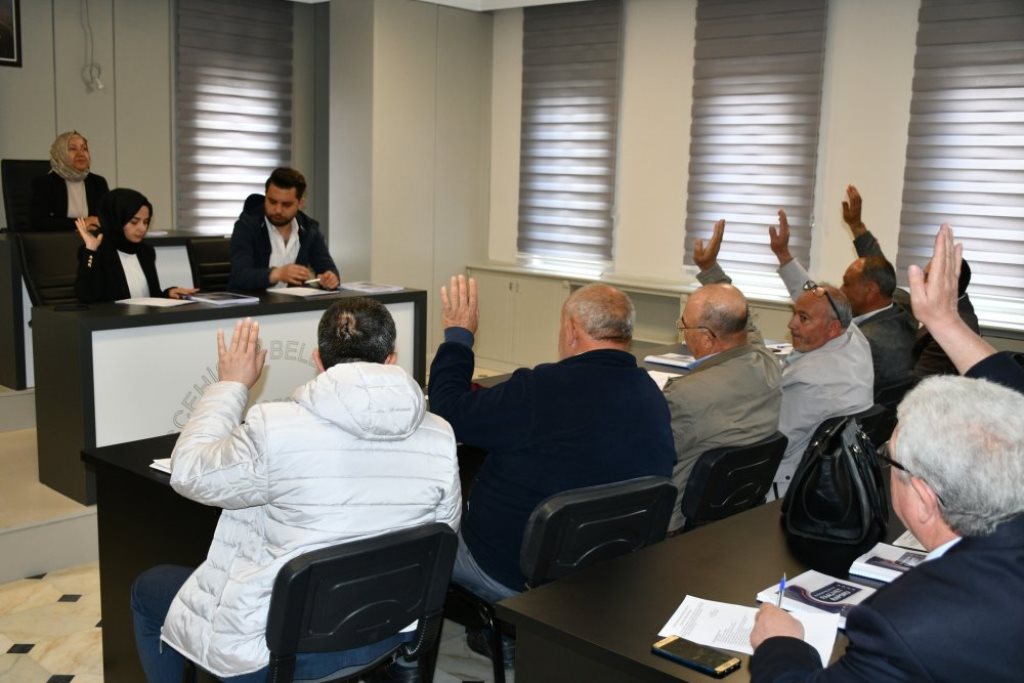 İSCEHİSAR BELEDİYESİ YENİ DÖNEMİN İLK MECLİS TOPLANTISINI YAPTI