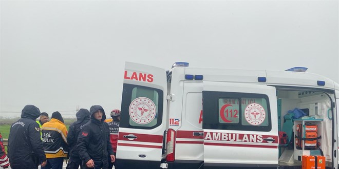 Otomobil İle Minibüs Çarpıştı:3 Ölü, 5 Yaralı