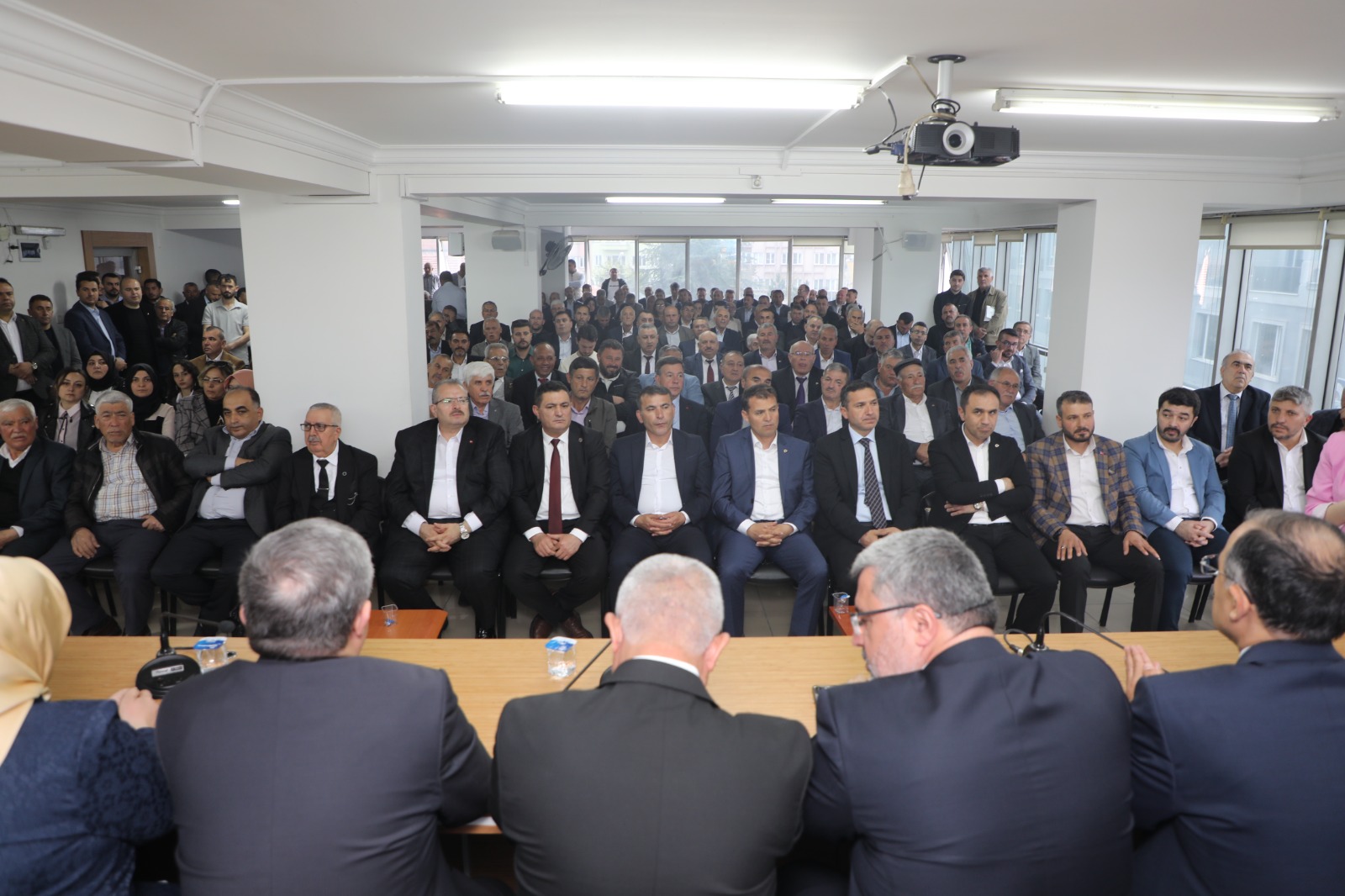 AK PARTİ AFYONKARAHİSAR TEŞKİLATINDA COŞKULU BAYRAMLAŞMA