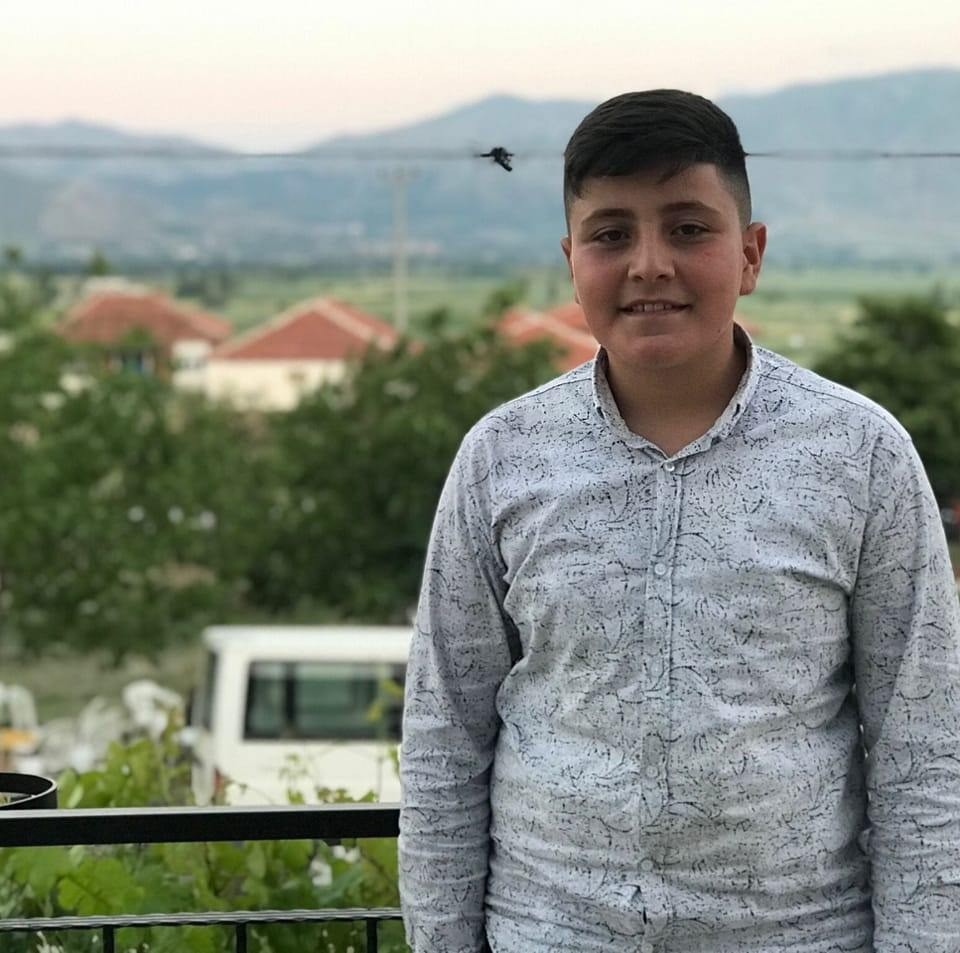 Motosiklet Ve Otomobil Köy Yolunda Çarpıştı