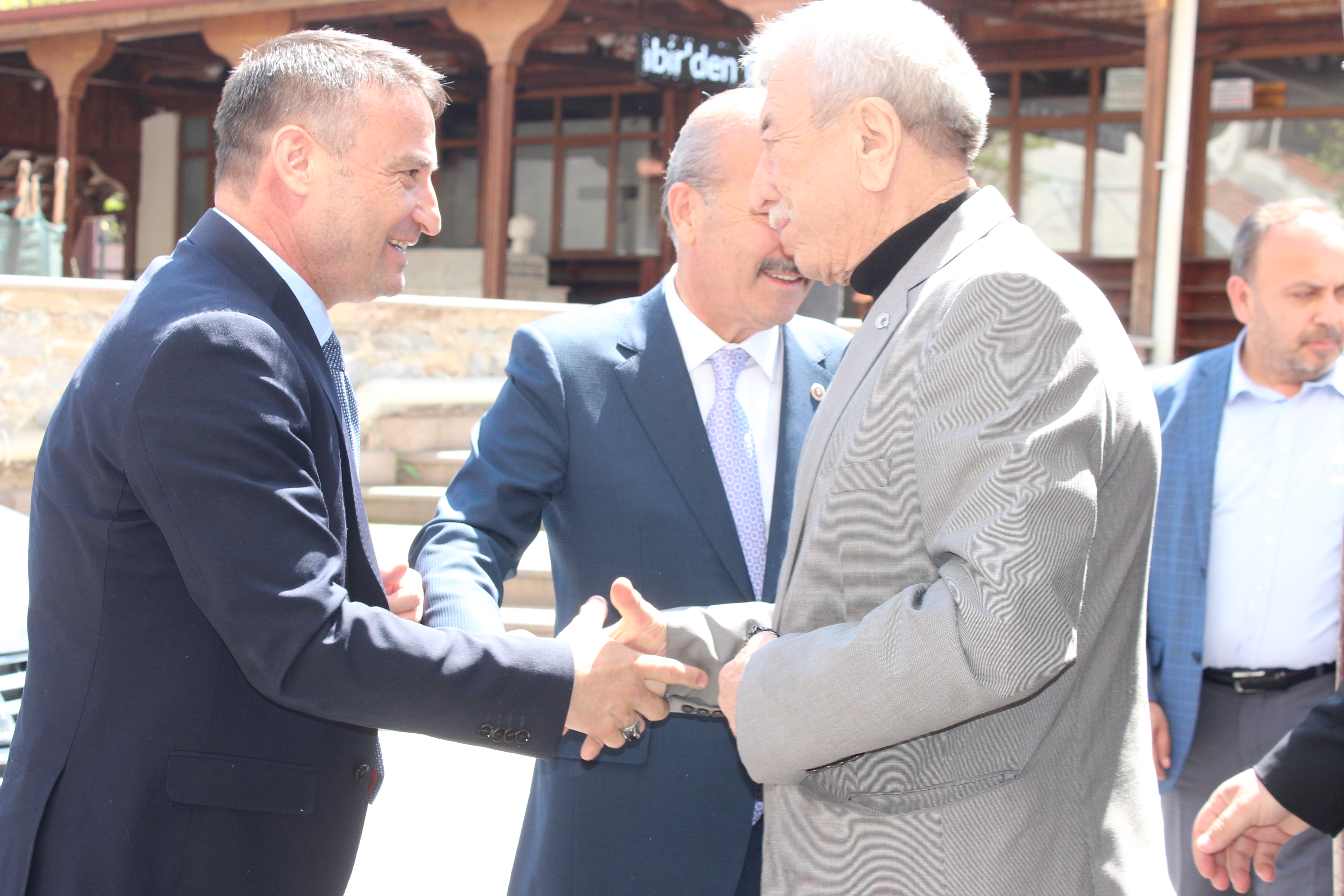 "ÜLKÜCÜYÜM DİYEN KİMSE MHP'DEN BAŞKA BİR YERE OY VERMEZ"