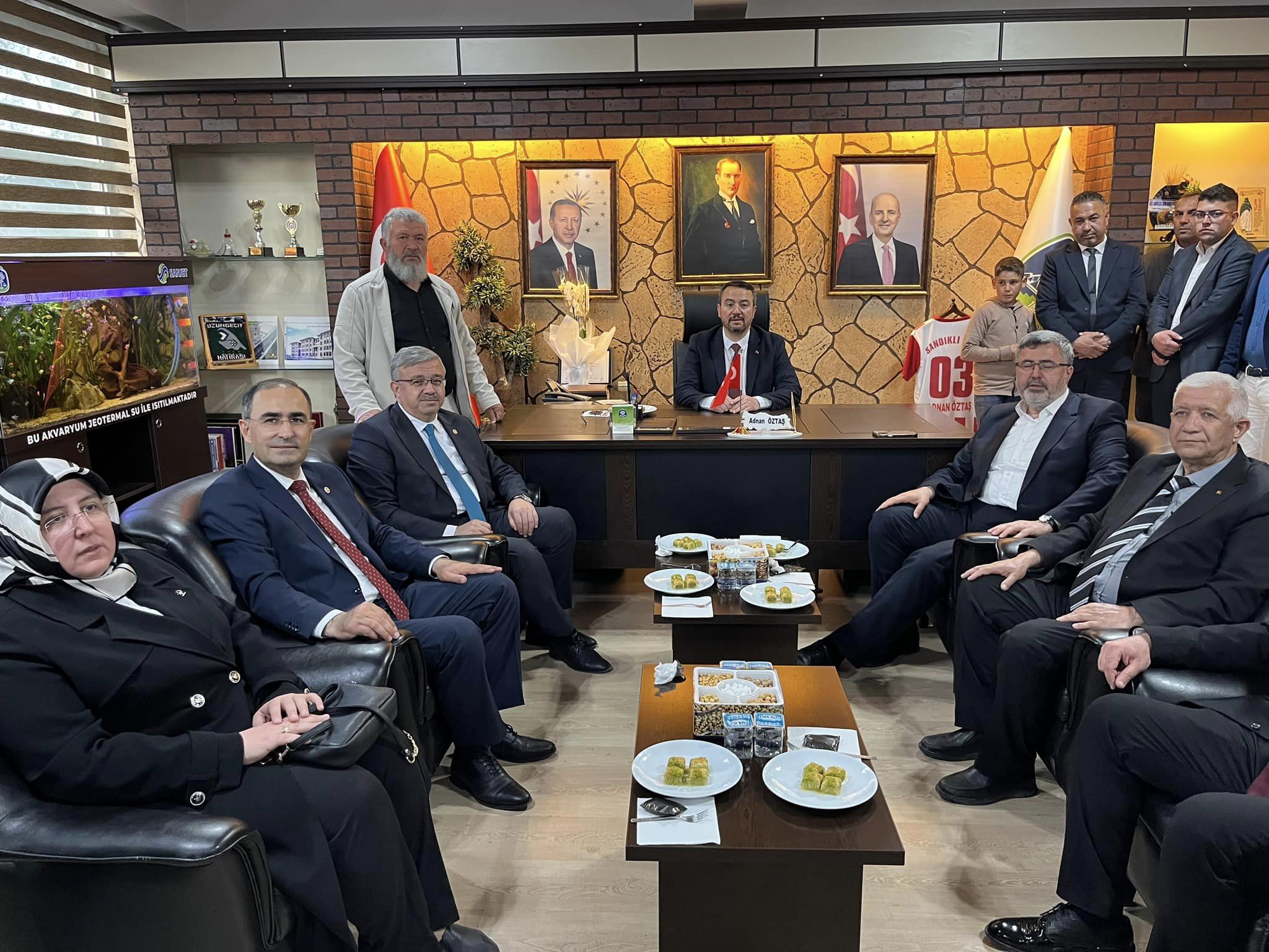 AK Parti Sandıklı Teşkilatı, Sandıklı Belediyesi'nde Bayramlaştı