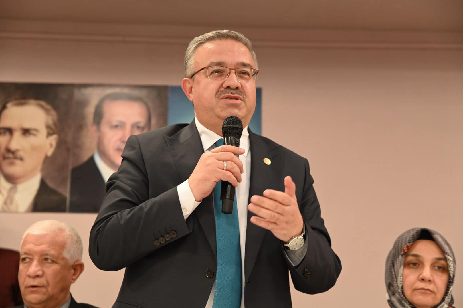 Ak Parti Milletvekili Yurdunuseven İhsaniye’de Bayramlaşma Törenine Katıldı