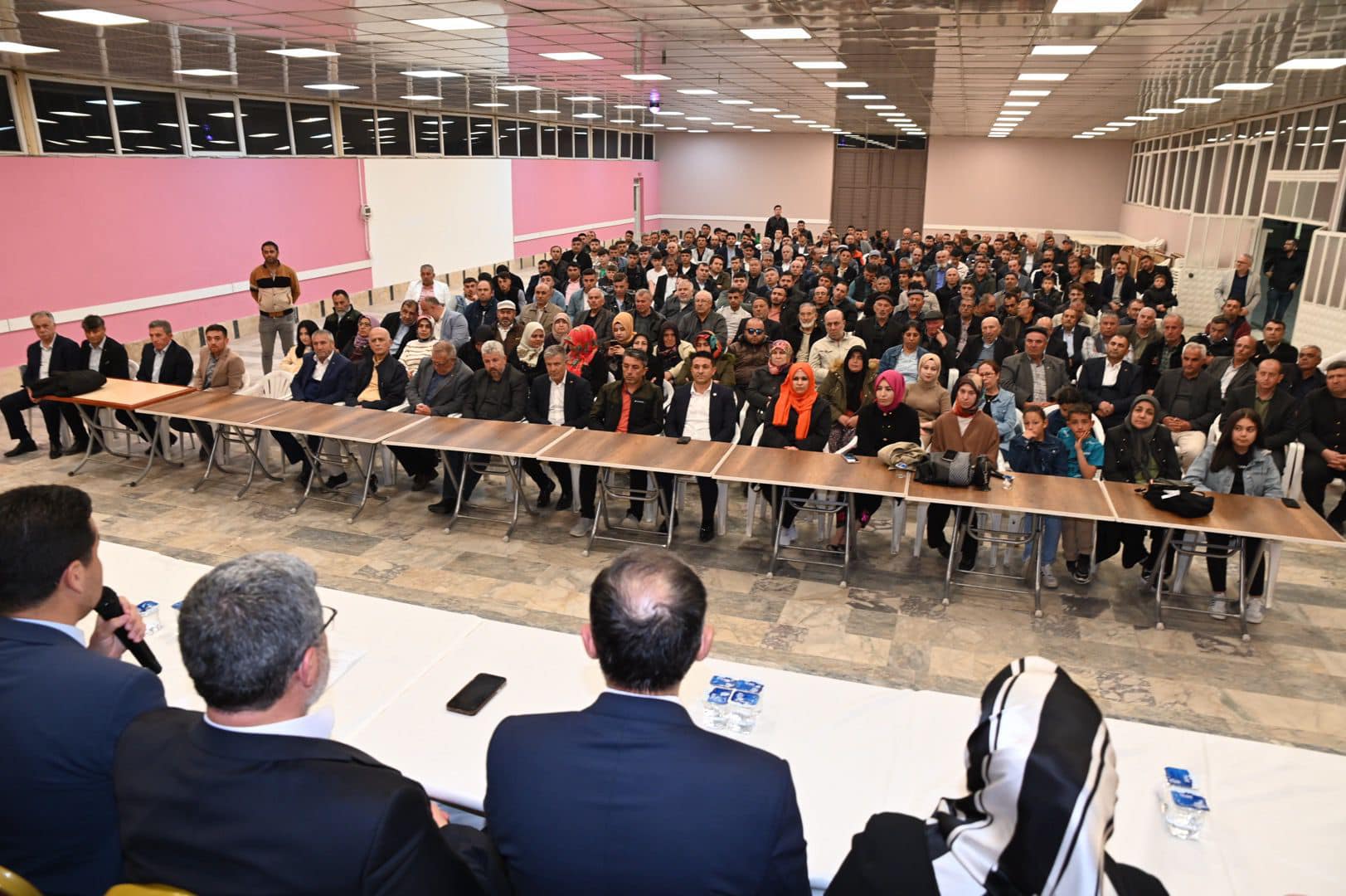 Ak Parti Milletvekili Yurdunuseven İhsaniye’de Bayramlaşma Törenine Katıldı