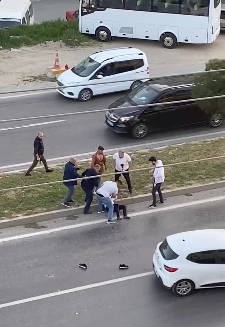 İki Grup Birbirine Girdi, Ortalık Savaş Alanına Döndü