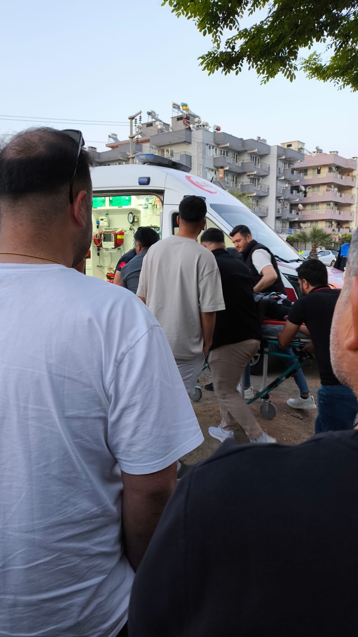 İki Grup Birbirine Girdi, Ortalık Savaş Alanına Döndü