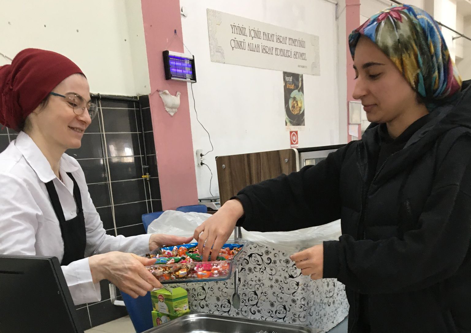 KYK Yurtlarında Bayram Sürprizi Öğrenciler Ailelerinden Uzakta Yalnız Değil