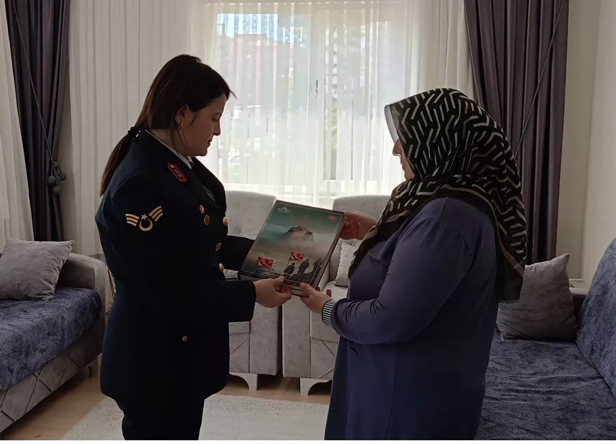 Şehit Ailelerine Anlamlı Hediye Takdim Edildi