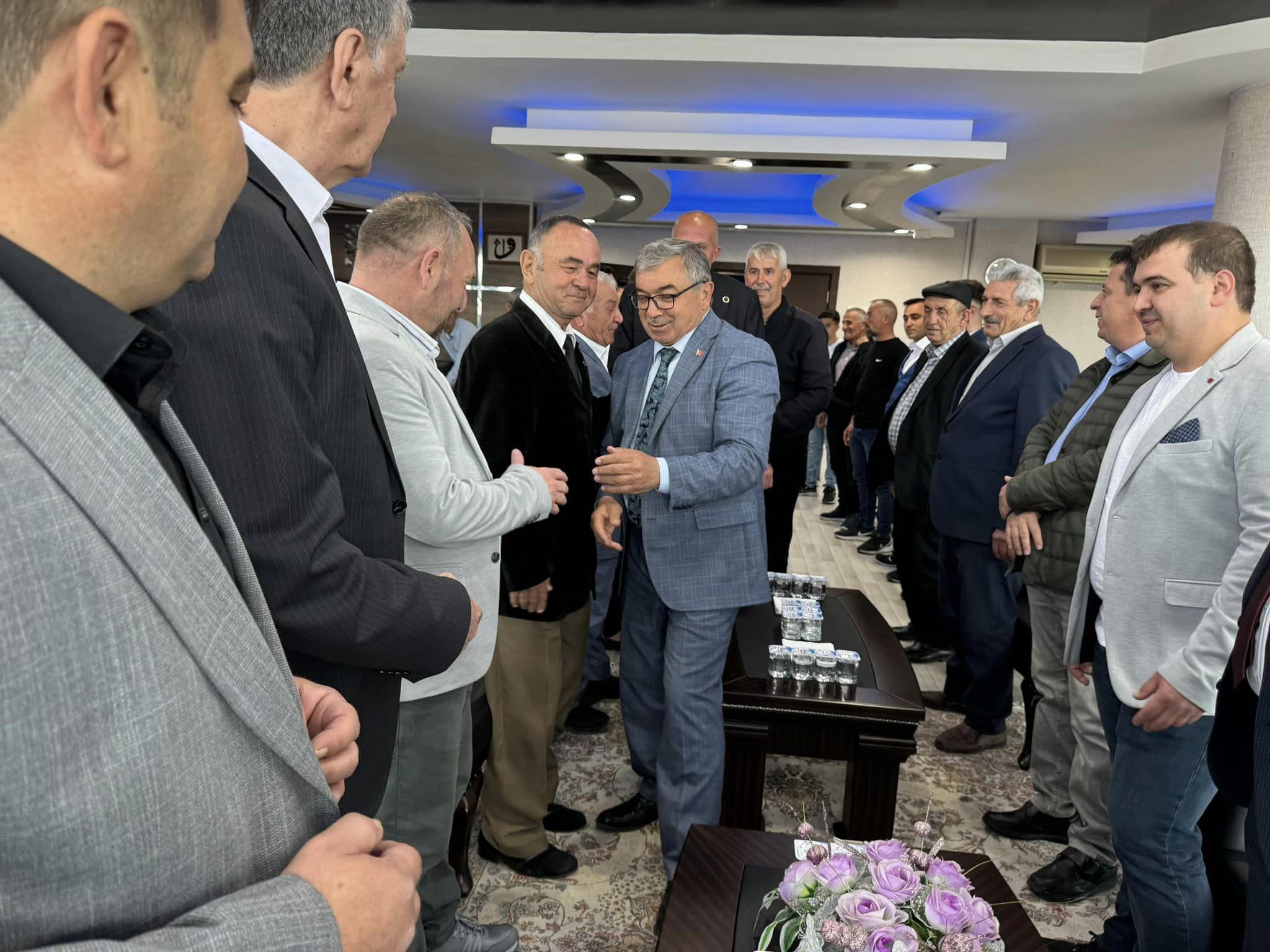 CHP'li Peynirci Başkan Özaşkın'ı Ziyaret Etti