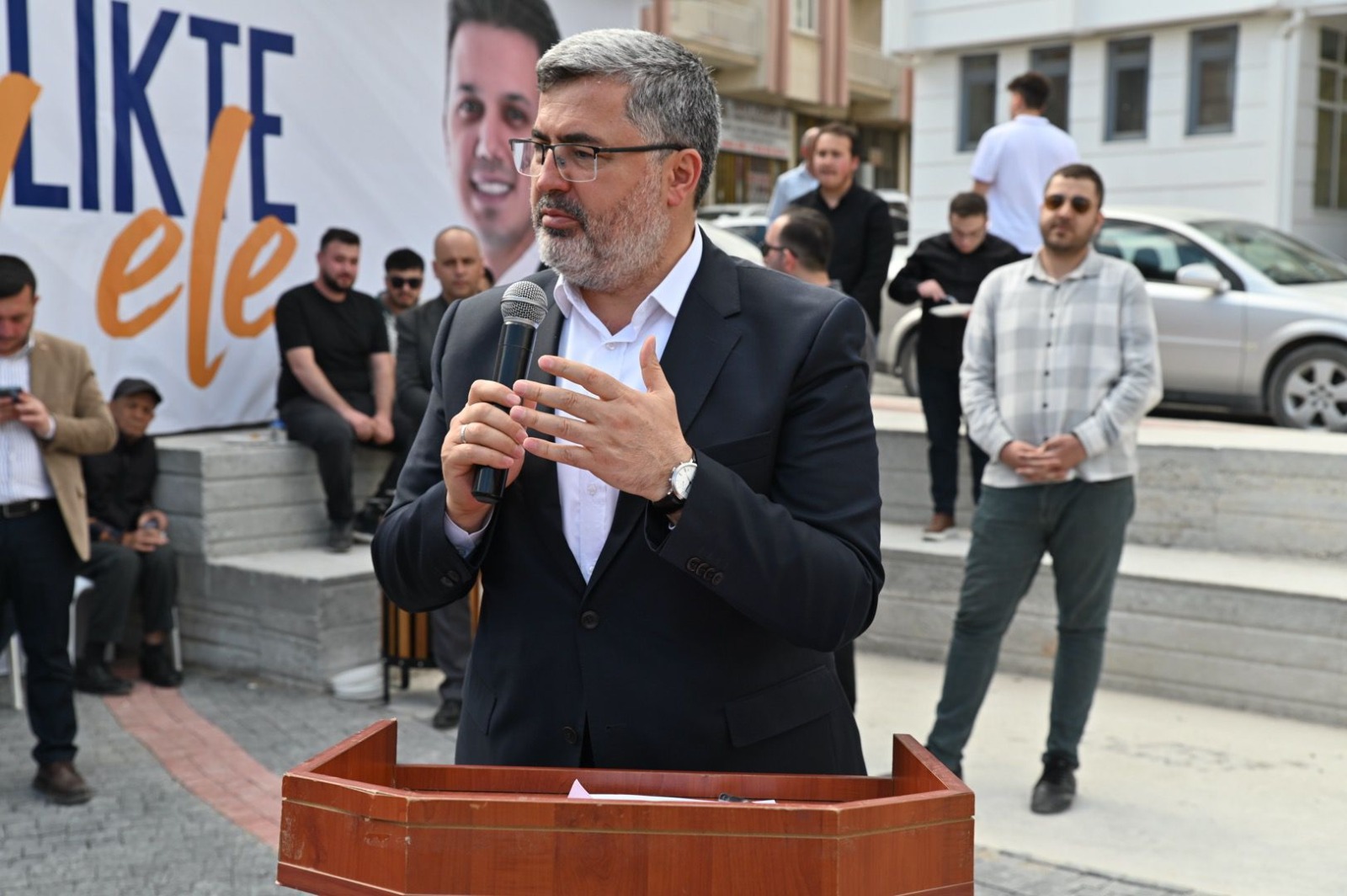 AK Parti'den İlçelere Bayram Çıkarması