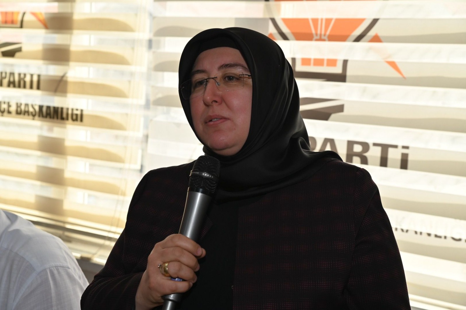 AK Parti'den İlçelere Bayram Çıkarması