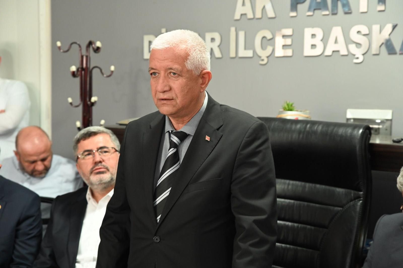 AK Parti'den İlçelere Bayram Çıkarması