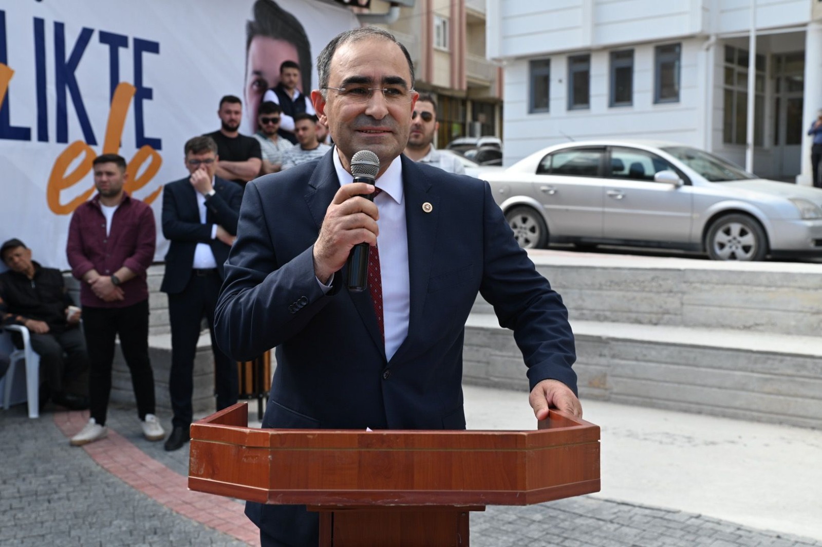 AK Parti'den İlçelere Bayram Çıkarması