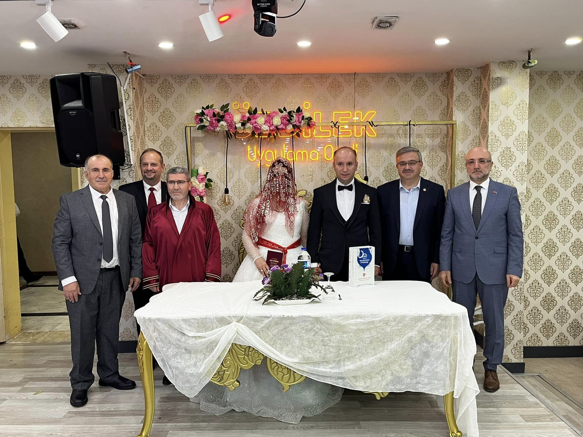 AK Parti Milletvekili İbrahim Yurdunuseven, Anıl ve İnci Çiftinin Nikah törenine katıldı