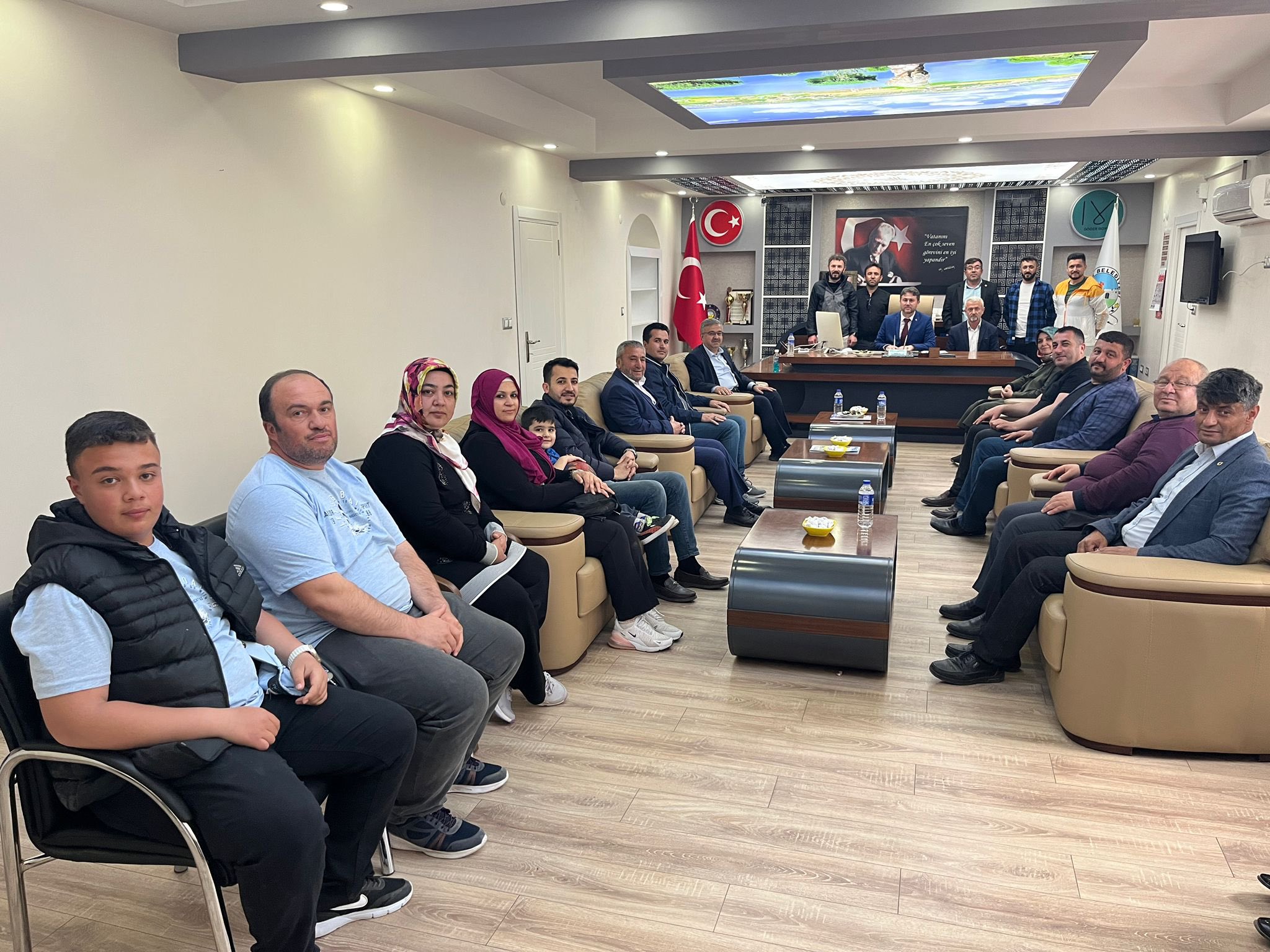 AK Parti Milletvekili İbrahim Yurdunuseven ve Teşkilatından Mehmet Akif Ersoy’a Ziyaret