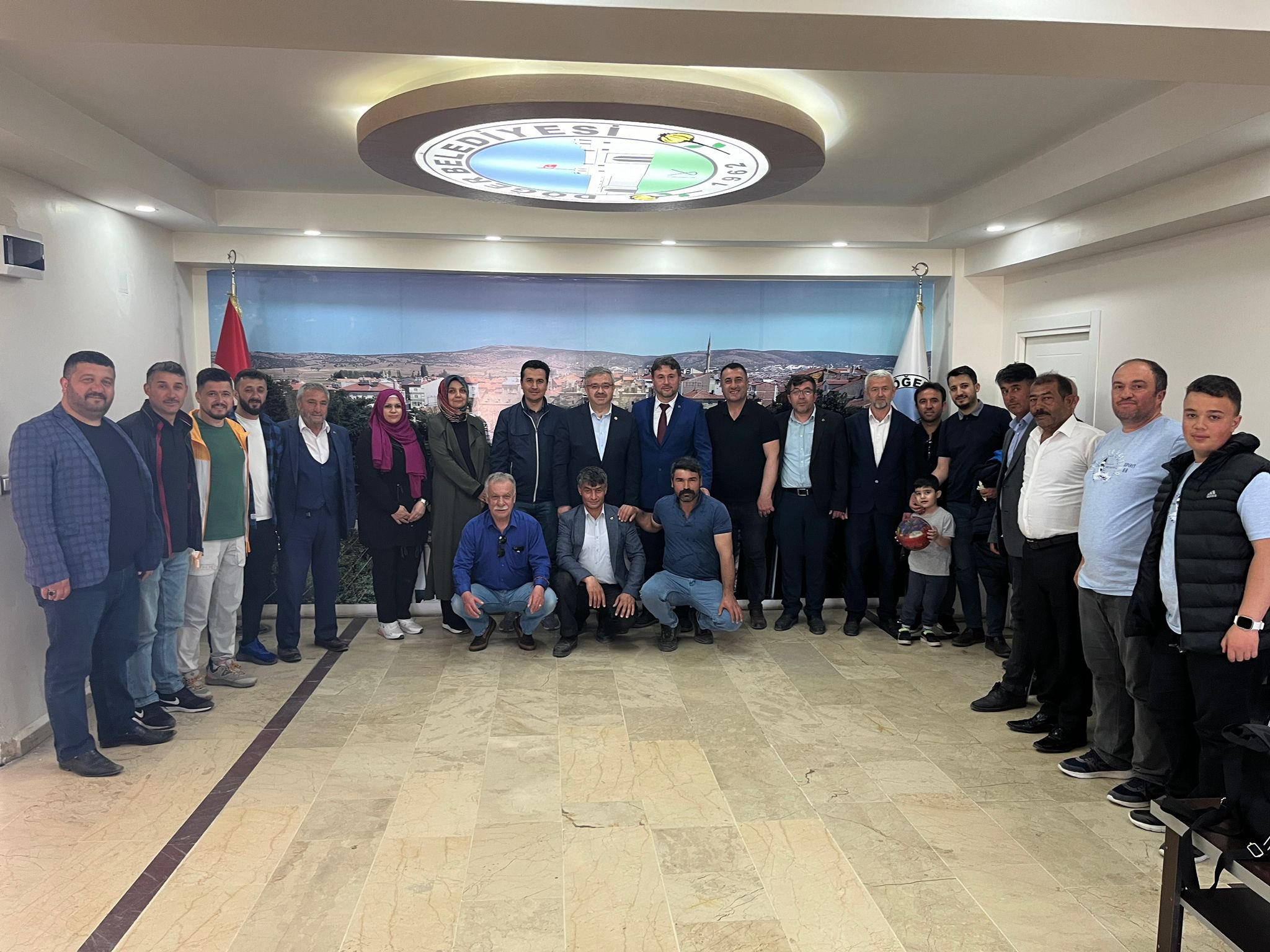 AK Parti Milletvekili İbrahim Yurdunuseven ve Teşkilatından Mehmet Akif Ersoy’a Ziyaret