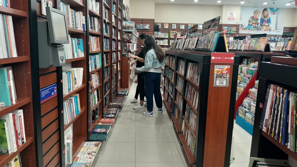 Bayram Tatilinin Son Gününde Kitapçılarda Büyük Yoğunluk