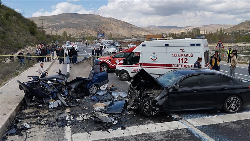 Feci Kaza: 3 Kişi Öldü, 5 Kişi Yaralandı