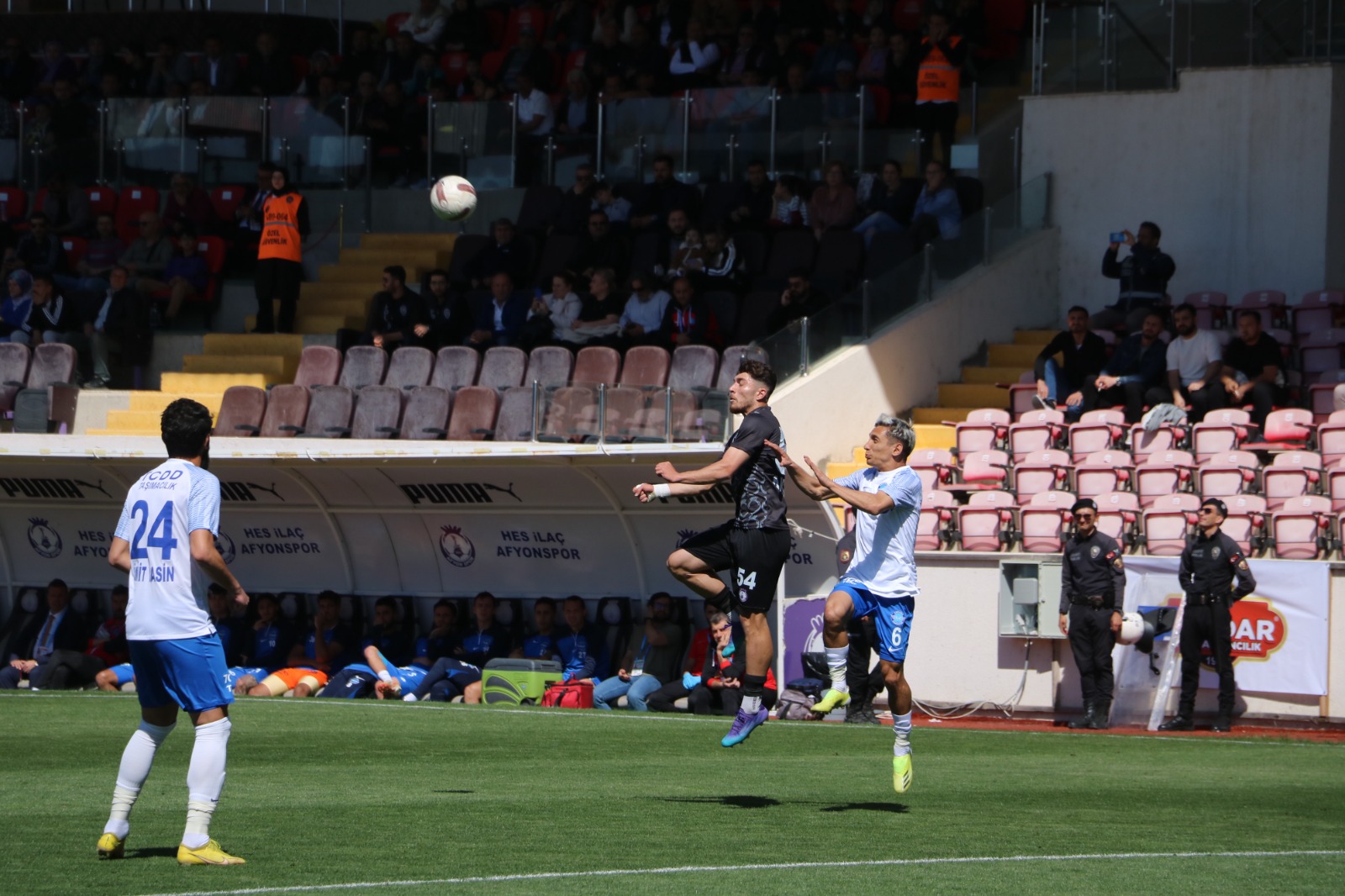 AFYONSPOR SAHASINDA 3  GOL ATTI GALİBİYETLE ÇIKMASINI BİLDİ