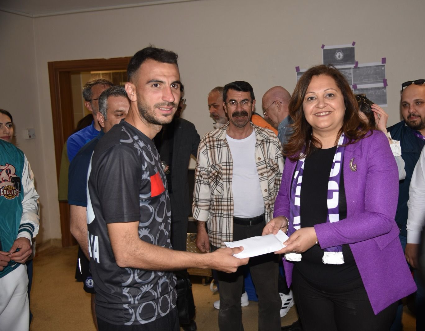 BAŞKAN KÖKSAL SÖZÜNÜ TUTTU AFYONSPOR'UN PRİMLERİ DAĞITILDI