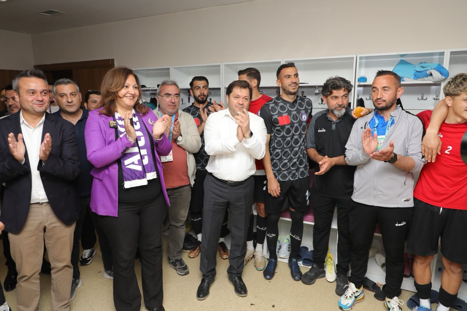 BAŞKAN KÖKSAL SÖZÜNÜ TUTTU AFYONSPOR'UN PRİMLERİ DAĞITILDI