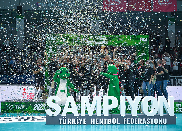 Beşiktaş Safi Çimento Türkiye Kupası'nı Kazandı