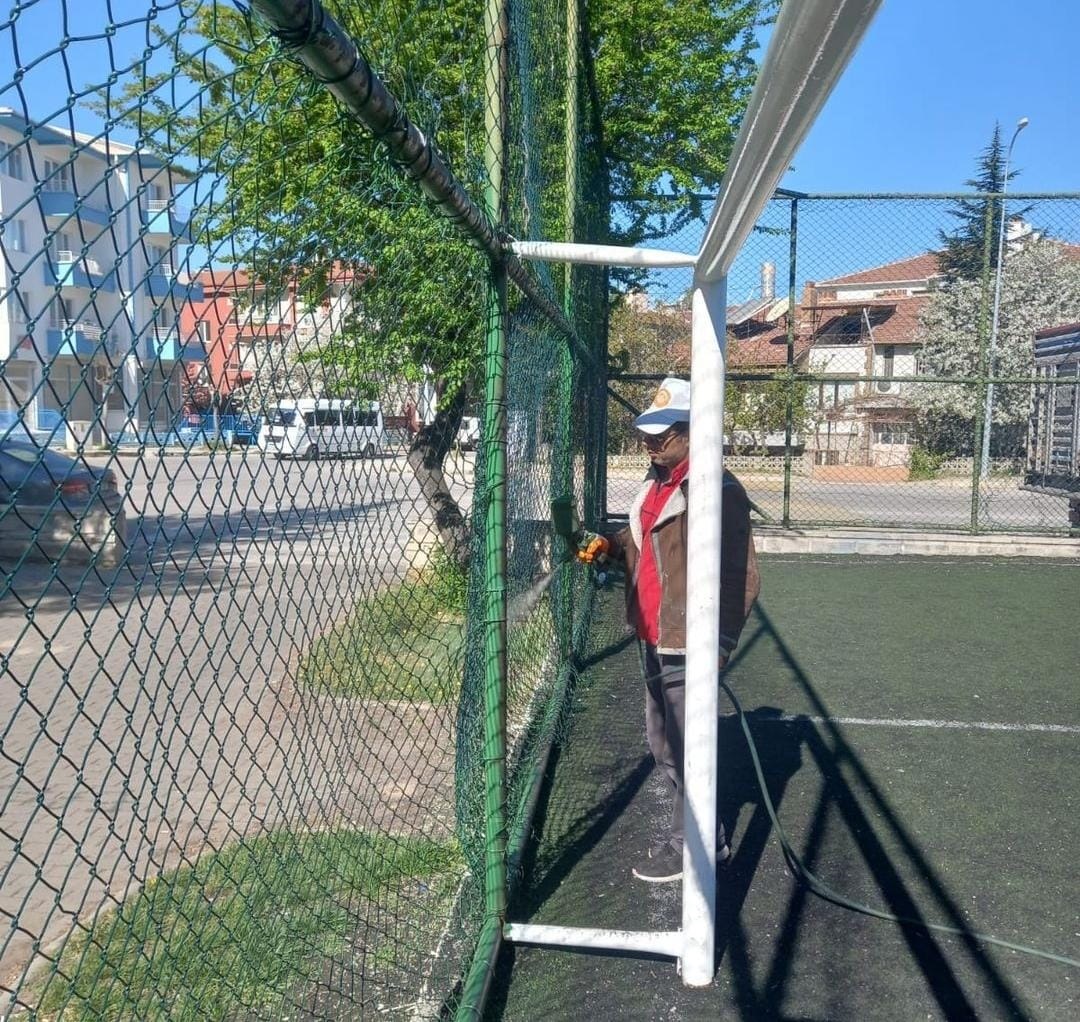 Genç Muhtar Kolları Sıvadı Nazmi Saatçi'ye Değer Veriyor