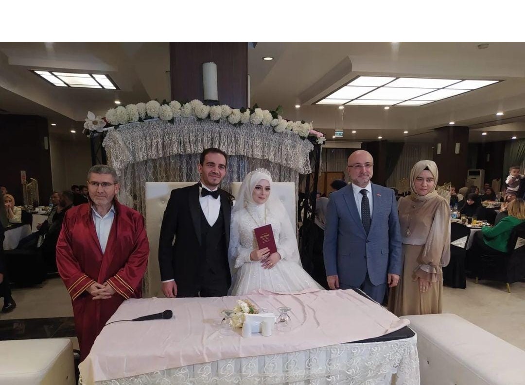 Başkan Şahin Genç Meslektaşlarını Mutlu Günlerinde Yalnız Bırakmadı