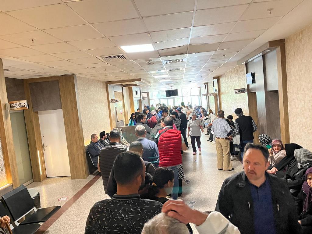 HASTANELERDE BAYRAM SONU YOĞUNLUĞU
