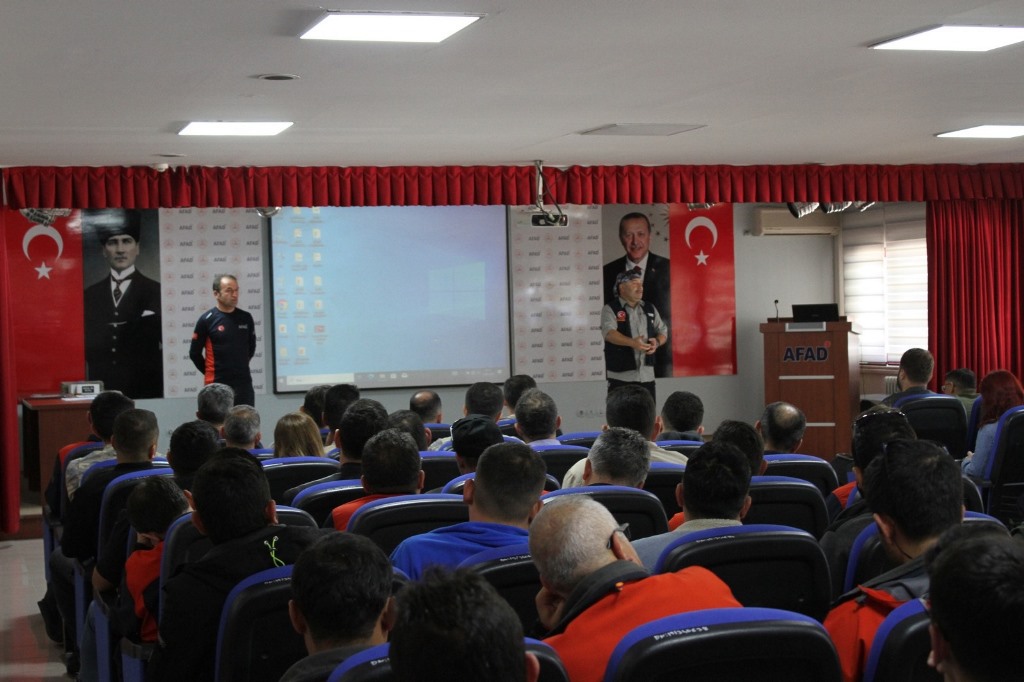 AFAD CUMHURİYETİN 100.YILINA ÖZEL 100 BİN PERSONEL YETİŞTİRİYOR