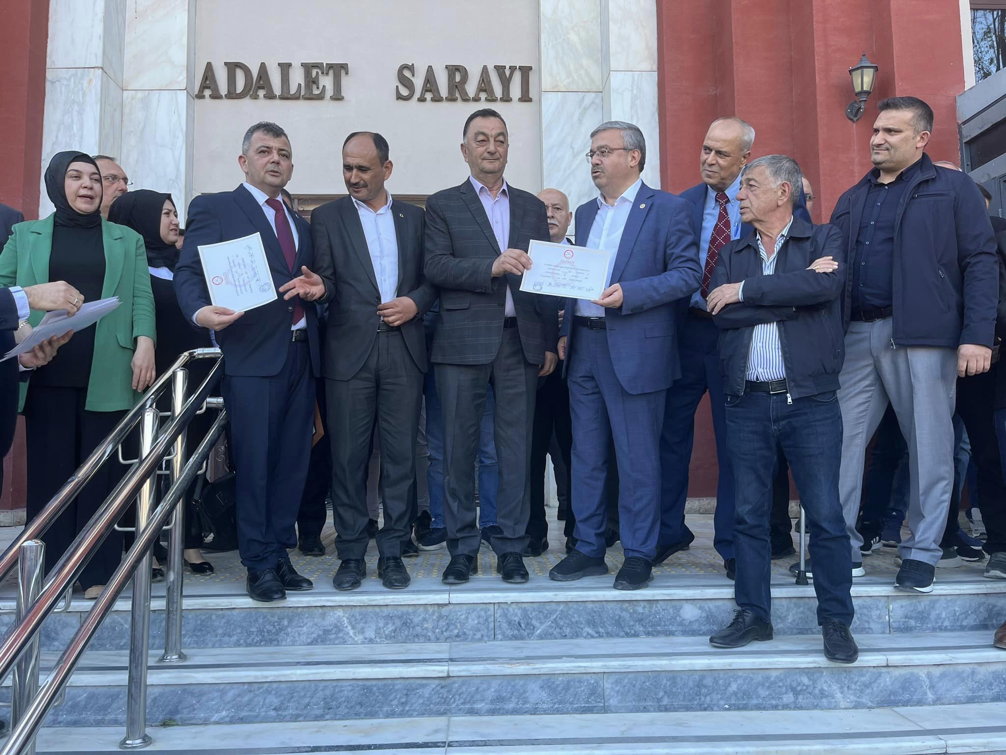 Başkan Koyuncu Mazbatasını aldı
