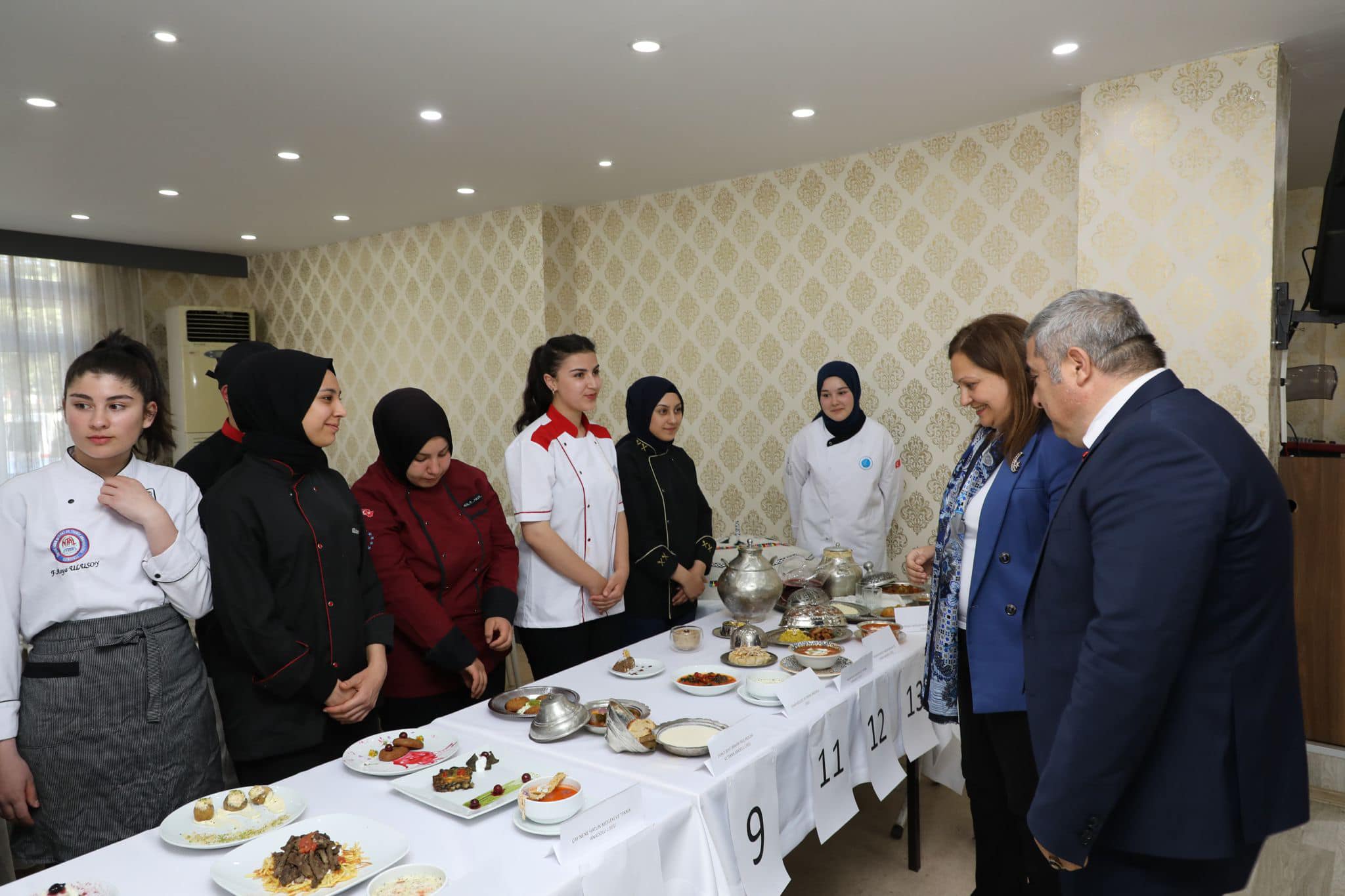 KÖKSAL'DAN GENÇLERE DESTEK SÖZÜ