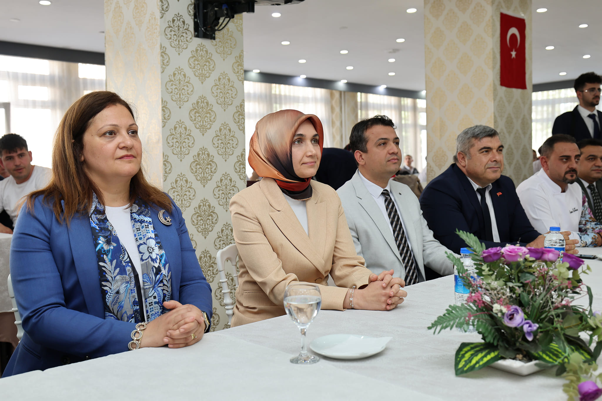 KÖKSAL'DAN GENÇLERE DESTEK SÖZÜ