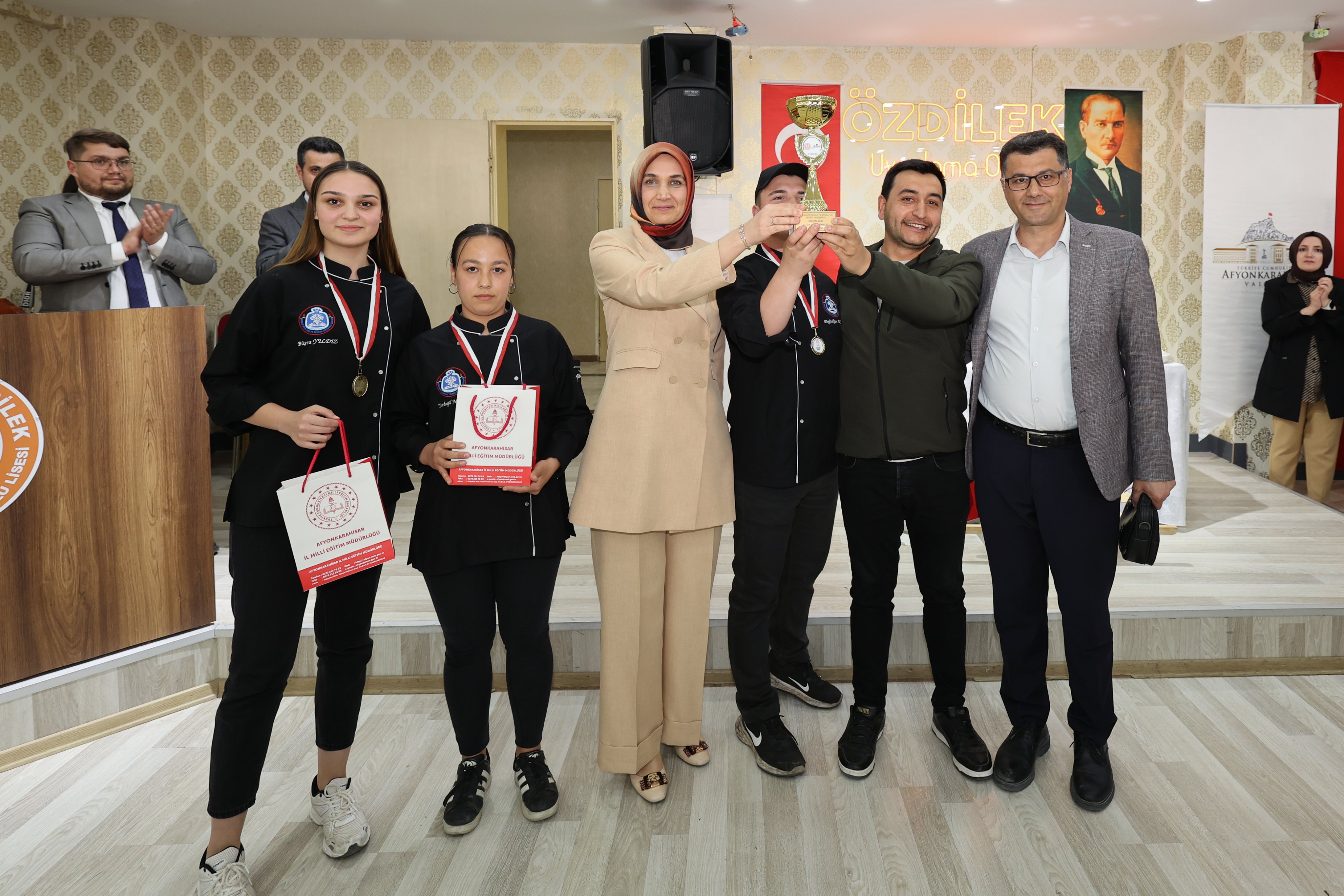 Devlet Ana'dan Başarılı Öğrencilere Ödül